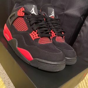 Jordan 4 retro 4, size 10